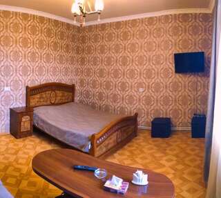 Отель SONAL Restaurant & Hotel Complex Martuni Двухместный номер Делюкс с 1 кроватью или 2 отдельными кроватями и балконом-9